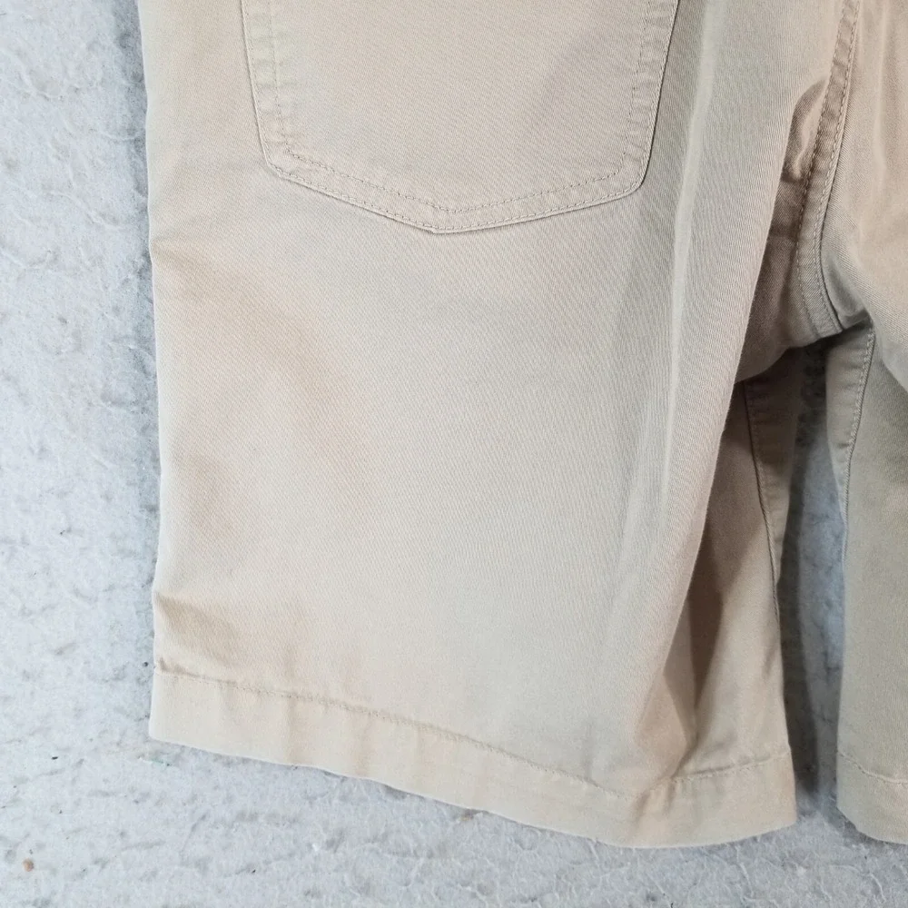 The North Face shorts men's 32 x 10 beige flex stretch outdoor hiking adventure